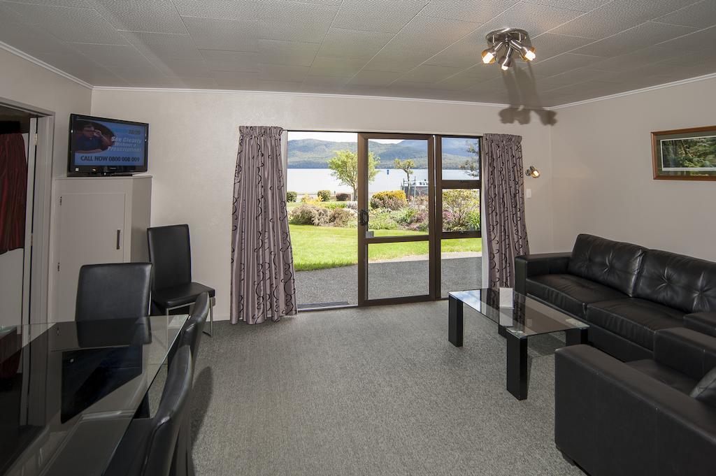 Lakeside Motel & Apartments Te Anau Dış mekan fotoğraf