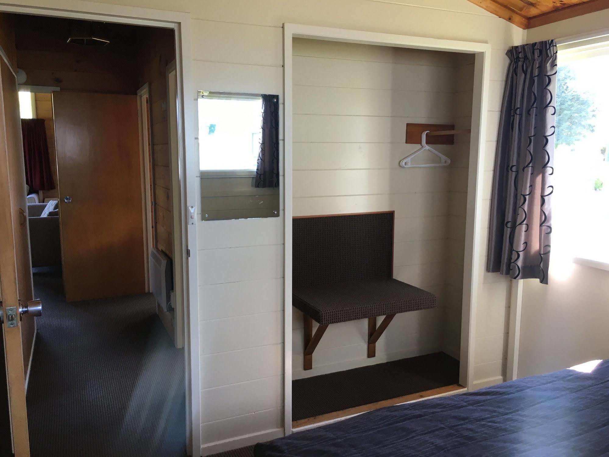 Lakeside Motel & Apartments Te Anau Dış mekan fotoğraf