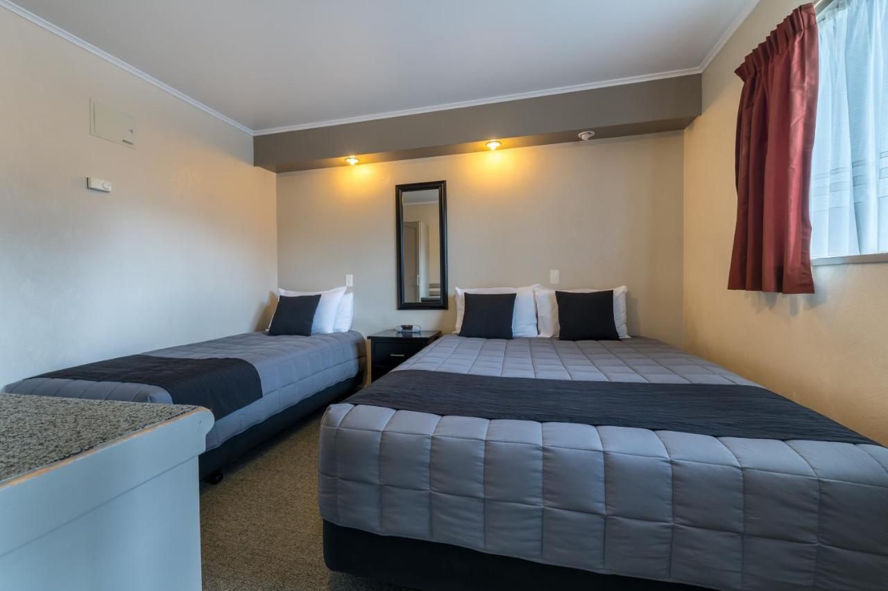 Lakeside Motel & Apartments Te Anau Dış mekan fotoğraf