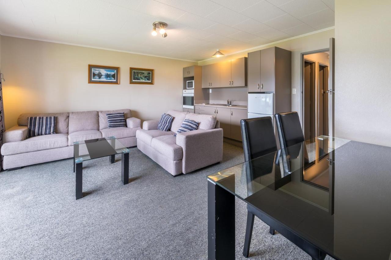 Lakeside Motel & Apartments Te Anau Dış mekan fotoğraf