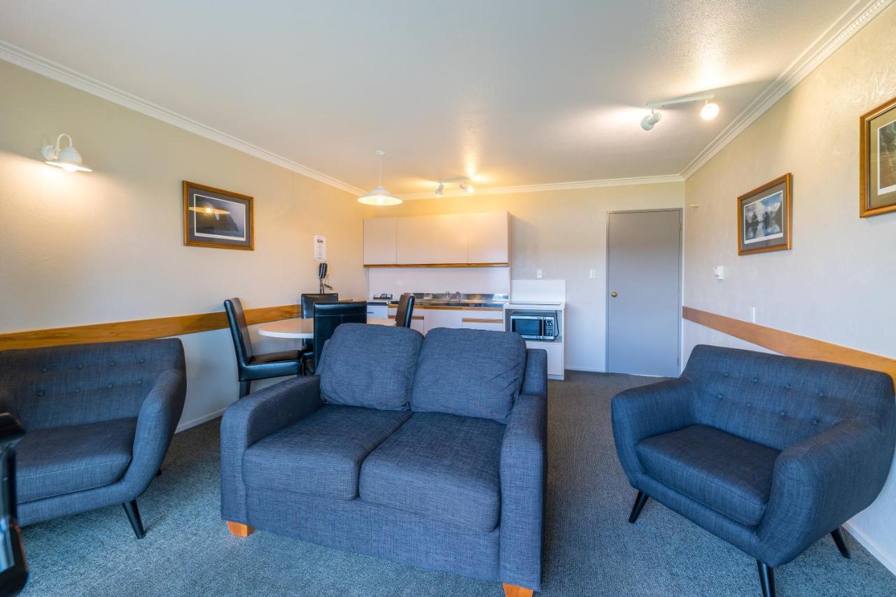 Lakeside Motel & Apartments Te Anau Dış mekan fotoğraf