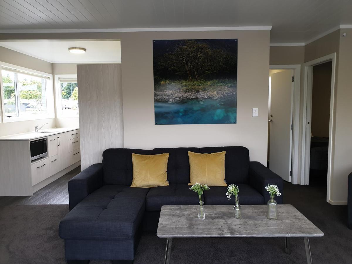 Lakeside Motel & Apartments Te Anau Dış mekan fotoğraf